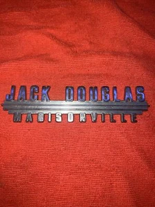 Vintage Jack Douglas Madisonville dealer Car Emblem Badge Metal Placard - Bild 1 von 2