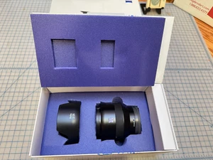 Zeiss Batis - 25mm F2 for Sony E Mount Excellent Cond/Think Tank Case/Orig Box - Picture 1 of 15