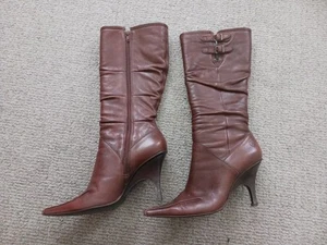 Bronx Knee High Leather Boots Brown Excellent Condition Low Heels Size 8 5 M - Picture 1 of 4