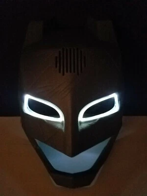 Mattel 2015 Light Up Talking Batman vs. Superman Voice Changing Mask Works - Image 1 of 4