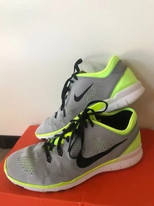 Nike Free 5.0 TR Fit 5 Sneaker grigio lupo nero volt neon 40 40 US 8,5 UK 6 - Foto 1 di 8