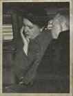 1956 Press Photo Mrs Janet Keelman Waiting For Husbands Body To Be Recovered