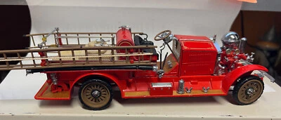 Franklin Mint 1/32 1922 Ahrens Fox R-K-4 Fire Truck - Image 1 of 4