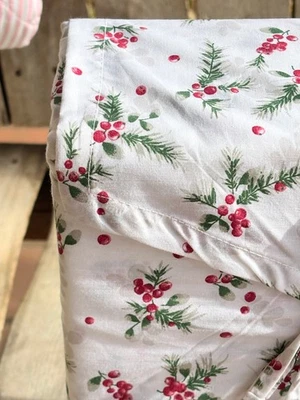 Laura Ashley Cotton Percale QUEEN Size Sheet Set  Mistletoe Berry Christmas - Image 1 of 4