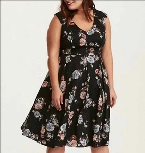 NWT Torrid Dress Size 22 Black V Neck Party Formal Midi Feminine Spring Summer - Picture 1 of 10