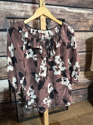 Blusa Yumi Kim Pequeña Negra/Marrón Estampado Floral Manga Corta Foto 1 de 3