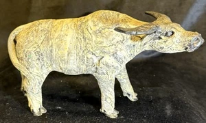 geschnitzte Figur eines Wasserbüffels, - Bild 1 von 7