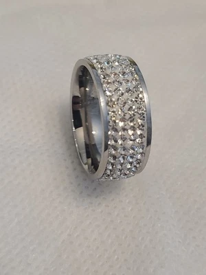 Anillo de banda sólida de acero inoxidable tamaño 8 de acero por diseño. Nuevo nunca usado. Foto 1 de 4