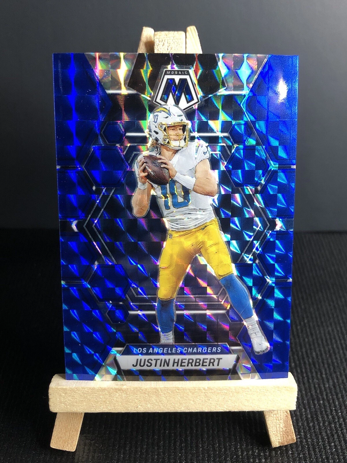 2023 Panini Mosaic Football Justin Herbert Blue Prizm /99 #127 RARE SSP