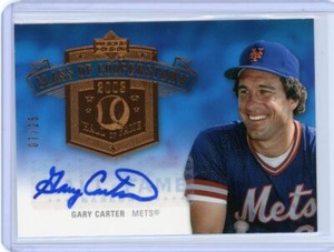 2005 Upper Deck Hall of Fame Class Of Cooperstown Auto Gary Carter #07/25