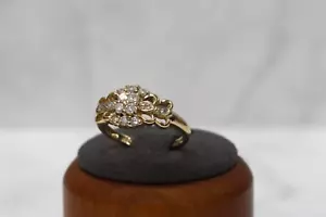 18ct Yellow Gold Diamond Cluster Ring - Size K - Picture 1 of 7