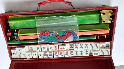 VINTAGE CARDINAL JUMBO TILE MAH JONGG SET 152 WHITE TILES - Image 1 of 4