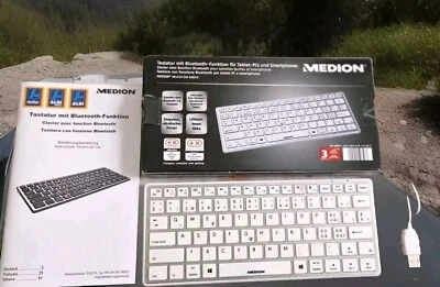 Tastatur mit Bluetooth-Funktion für Tablet-PCs und Smartphones MEDION® - Image 1 of 4