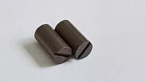 2x Lionel Trains 622-121 Motor Brushes for Steam & Diesel Engines O / o27 Gauge - Picture 1 of 2