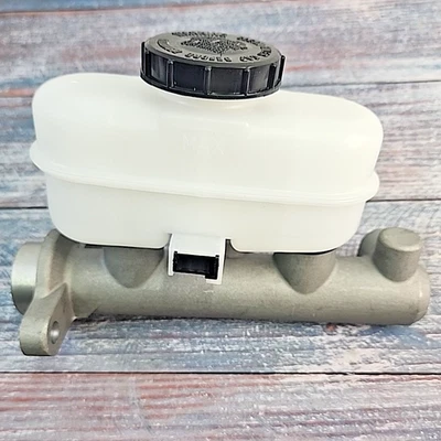 Cilindro maestro de freno M390269 para Ford Ranger Explorer Mazda B4000 1995-1997 Foto 1 de 4