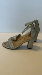 TOP Moda Women’s Silver Hannah-1 Chunky Heel Metallic Glitter Size 7M - Picture 1 of 7