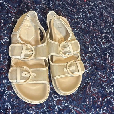 Sandálias femininas Zara com fivela de creme tamanho 38 - Imagem 1 de 4