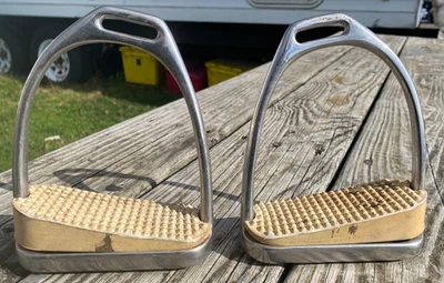 Ferros estribo ingleses Stubben usados aço inoxidável 4,5" deslocamento duplo com almofadas de cunha - Imagem 1 de 4