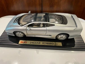 1962 Jaguar XJ220 (silber) Maßstab 1:18 DieCast von Maisto - Bild 1 von 8