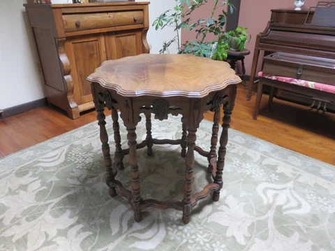 Antique Victorian Parlor Table Excellent Condition. Pickup Only Cover
