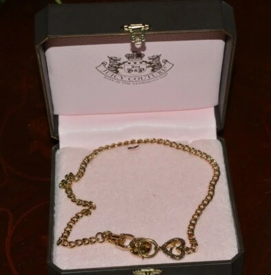 COLAR VINTAGE DE ALTA COSTURA SUCULENTA *LOVE COUTURE *SORTE E *SENHORA TOM DOURADO SUCULENTO NOVO NA CAIXA - Imagem 1 de 4