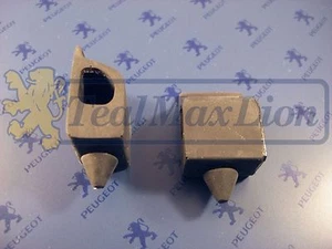 Jeu de 2 butées caoutchouc de capot moteur Peugeot 504 coupé/cabriolet - Picture 1 of 3