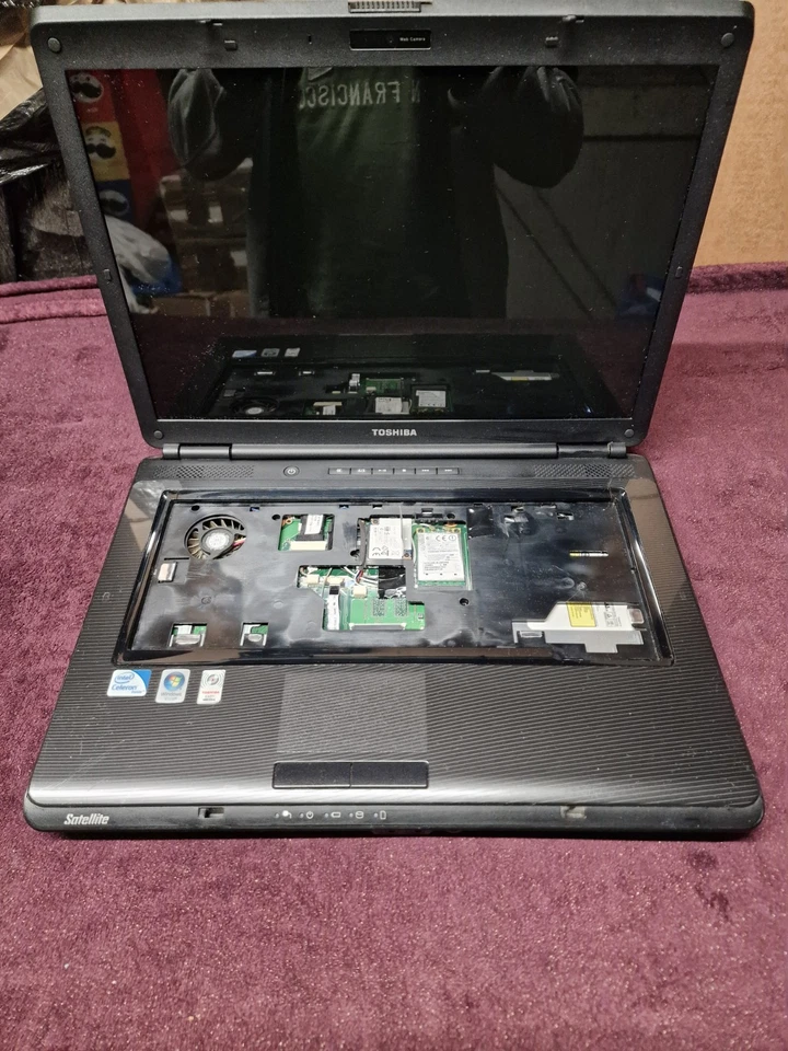 Toshiba Satellite L300-29X Laptop Faulty For Parts Missing Parts Read Descriptio - Image 1 of 4