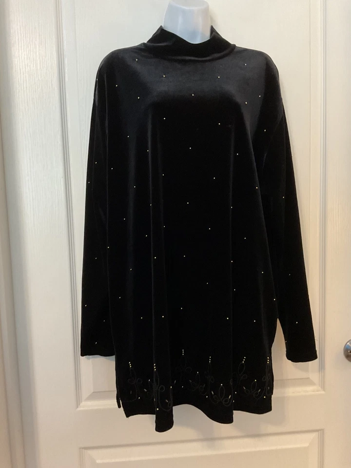 Top túnica Bechamel para mujer talla 1X negro adornado con terciopelo manga larga Foto 1 de 4