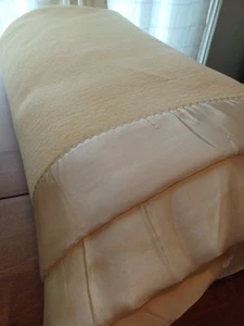 Vintage Beacon Blanket Acrylic Satin Trim Yellow Blanket FULL 78x96 USA WPL 1675 - Picture 1 of 10