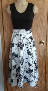 Retro Stage Pin Up Full Skirt Black White Floral Pin Up SZ S cotton spandex NEW - Picture 1 of 11