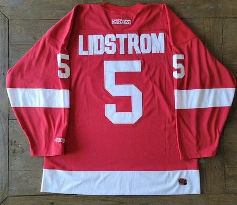 Vintage CCM Detroit Red Wings Nicklas Lidstrom #5 Official NHL Jersey Adult XL Cover