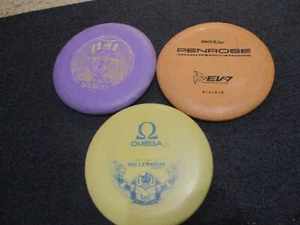 LOT OF 3 DISC GOLF PUTTERS, WIZARD, OMEGA 4, PENROSE EV-7, ALL ARE 6/10 - Picture 1 of 8
