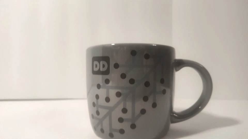 Taza Dunkin Donuts Gris Claro Vacaciones Navidad Copo de Nieve Café Taza de Té 2014 Foto 1 de 4