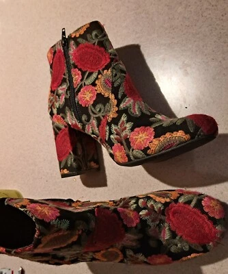 Mia RARO Botines Vail Bordados 11 Tacones PARA MORIRSE Ver todas mis rebajas Foto 1 de 4