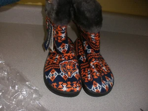 NWOT WOMEN'S Forever collectibles slippers boots Bears 7/8 - Picture 1 of 4