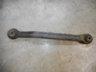 Chevrolet Tahoe 2004 2x2 pasajero derecho trasero brazo de control superior Foto 1 de 4