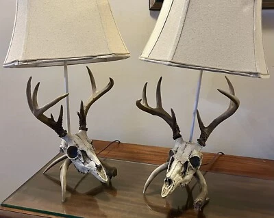 Par de abajures de mesa de caveira e chifre de veado conjunto correspondente caça rústica - Imagem 1 de 4