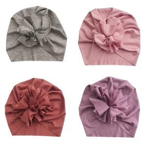 4pz Cappello Caldo Uncinetto Beanie Filato a Forma di Fiore per Neonato Elastico Turbante - Foto 1 di 12