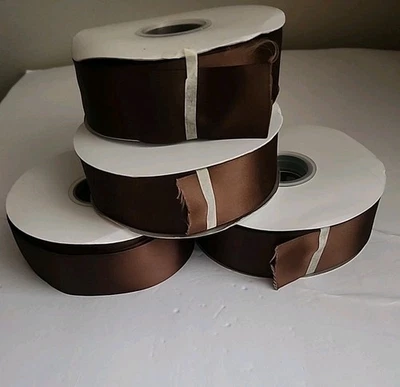 Cinta de satén marrón chocolate poliéster doble cara de 1-1/2 pulgadas de ancho Foto 1 de 4
