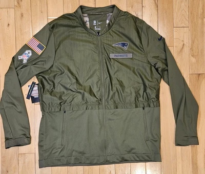 NUEVO CON ETIQUETAS Nike NUEVOS PATRIOTAS DE INGLATERRA Saludo al Servicio Militar Equipo NFL Hombres CHAQUETA 2XL Foto 1 de 4