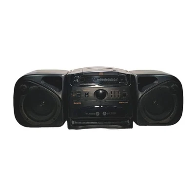 Sanyo MCD-S860 Boombox AM/FM-CD-Tape Deck-Desconectar-Altavoces-¡Funciona muy bien! De colección 1993 Foto 1 de 4