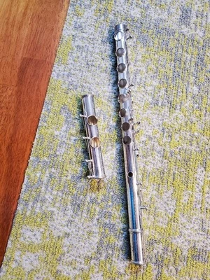 YAMAHA  (closed hole), YFL-225Sii Flute  BODY & End Joint/ONLY-EXCELLENT! - Image 1 of 4