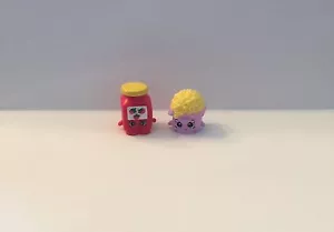 SHOPKINS NEW SEASON 6 RARE Bella Mozzarella 6-042 And Tommy Tomato 6-020 - Picture 1 of 1