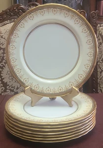 Aynsley England Set of 8 Porcelain 10.5" Dinner Plates in Gold Dowery cir 1960 - Picture 1 of 6