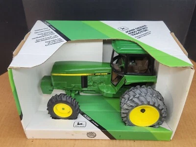 Ertl John Deere 4960 Tractor w Duals & MFWD 1/16 #5709 Diecast in Box - Image 1 of 4