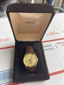 Herrenuhr Vintage Jostens Santa Ana 25 Jahre Swiss Made, Neu in Box - Bild 1 von 9