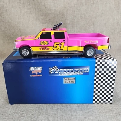 1:24 Acción Diecast Platino #51 Neil Bonnett Country Time Doble RCCA Banco LEER Foto 1 de 4