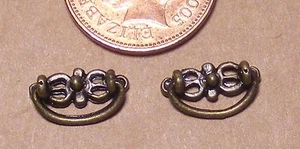 Dolls House 2 Antiqued Brass Moving Drawer Pull Handles 1:12 Scale 721 Tumdee - Picture 1 of 2