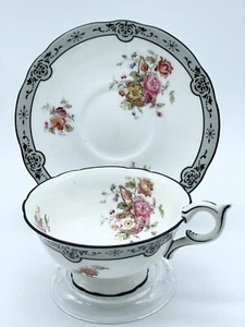 Tazza da tè Coalport England 76D15 bordo nero con fiori antica 3/7992 - Foto 1 di 4