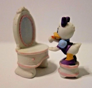 Disney DuckTales Family Figur Daisy's Nichte Make-Up Puppenhaus Miniatur - Bild 1 von 7